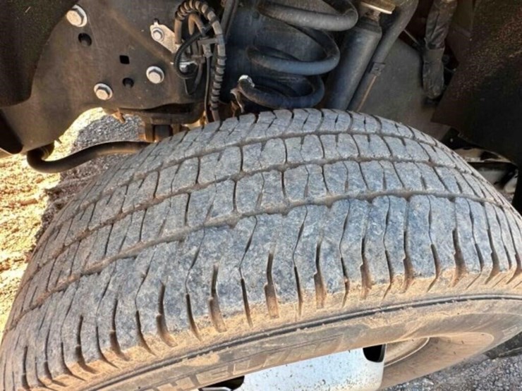 2023-ford-f350-image-15