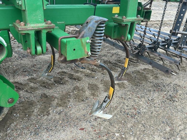 2009-john-deere-2310-image-15