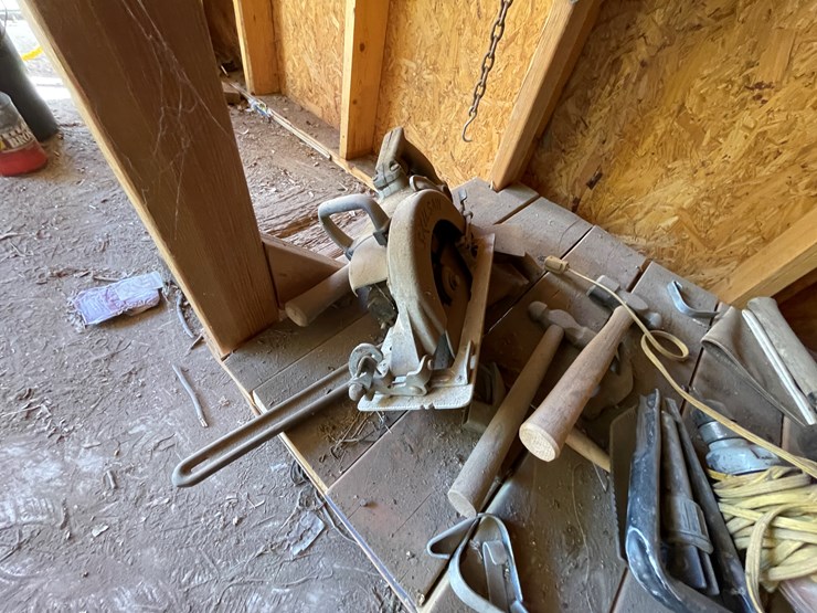 #3672-•-tools-and-large-wooden-table-image-24