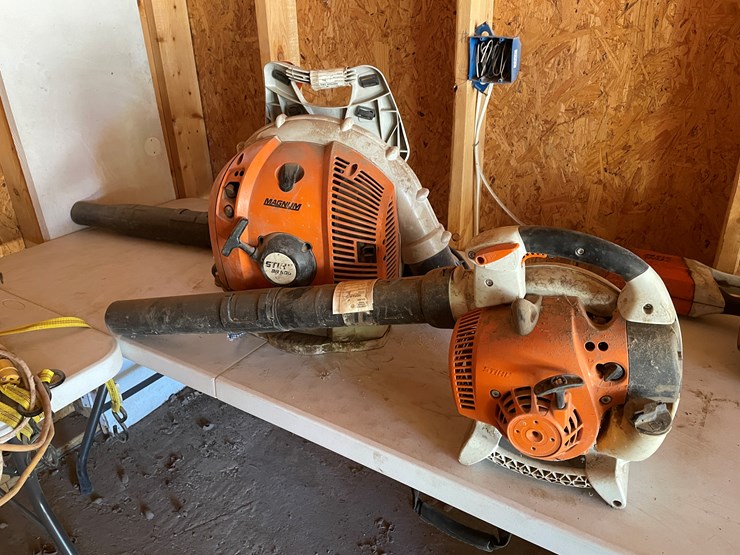 #3686-•-(2)-stihl-leaf-blowers-image-1