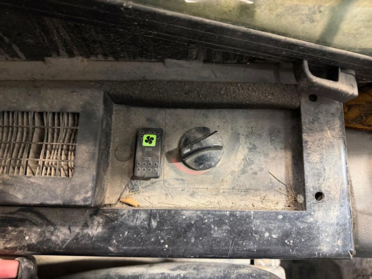 caterpillar-226b3-image-22