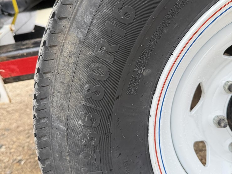 2013-john-deere-435d-image-17