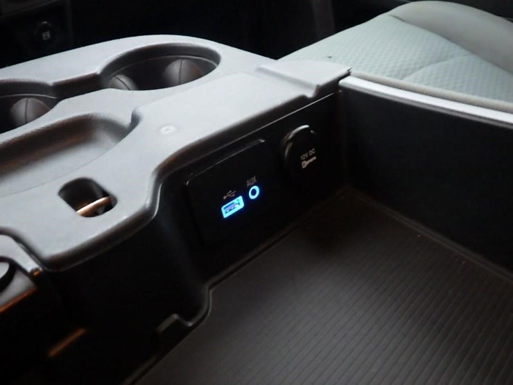 2014-dodge-3500-image-48