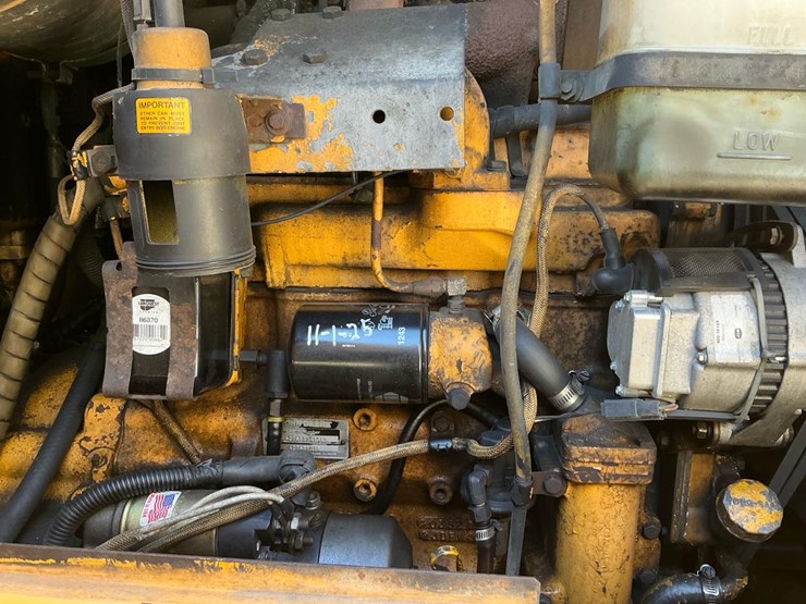 1989-deere-444e-image-13