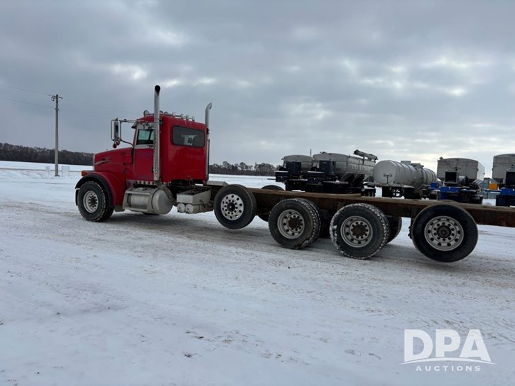 peterbilt-365-image-14