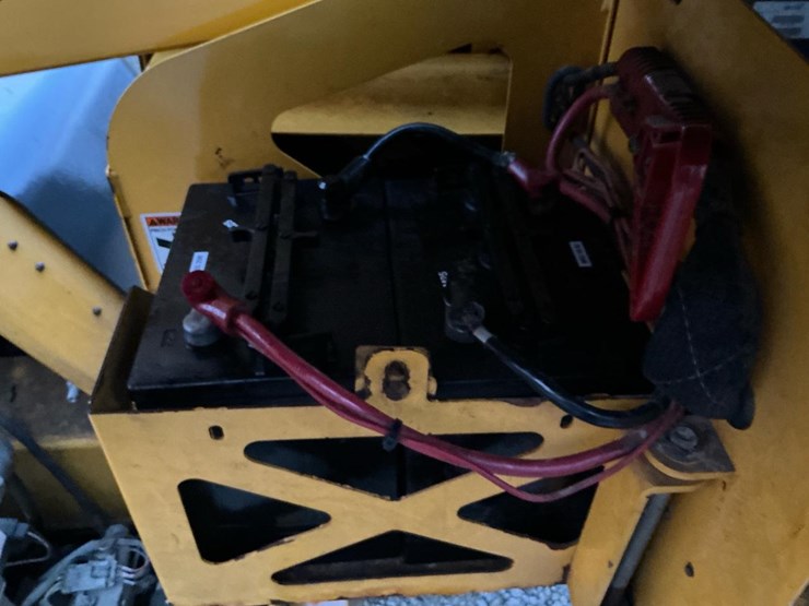 #108-•-2009-bil-jax-5533xa-boom-lift-image-18