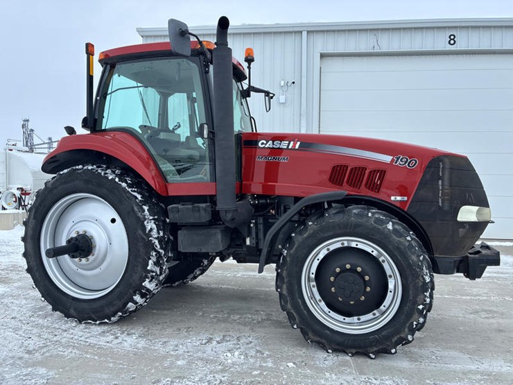 case-ih-magnum-190-image-3