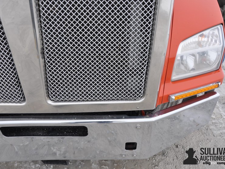 2015-kenworth-t880-image-17