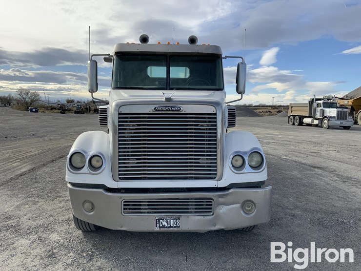 freightliner-coronado-132-image-2