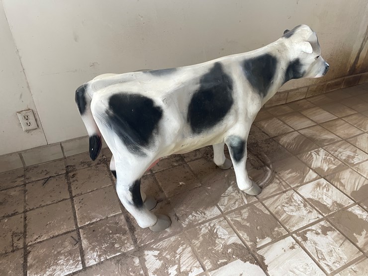 #3736-•-painted-metal-cow-image-5