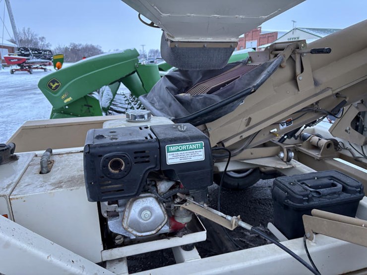 2010-unverferth-3750-image-9