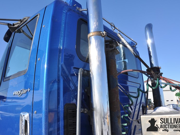 2014-international-prostar-image-19