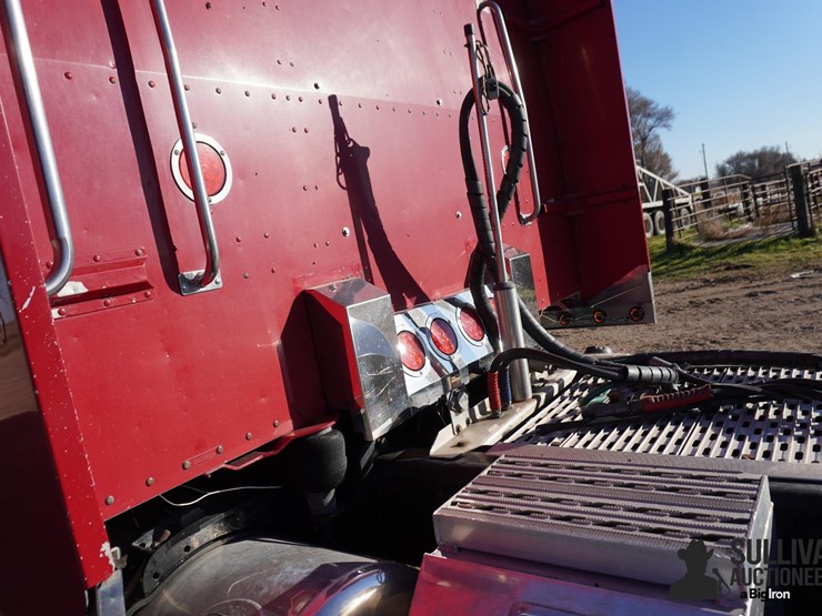 peterbilt-379-image-12