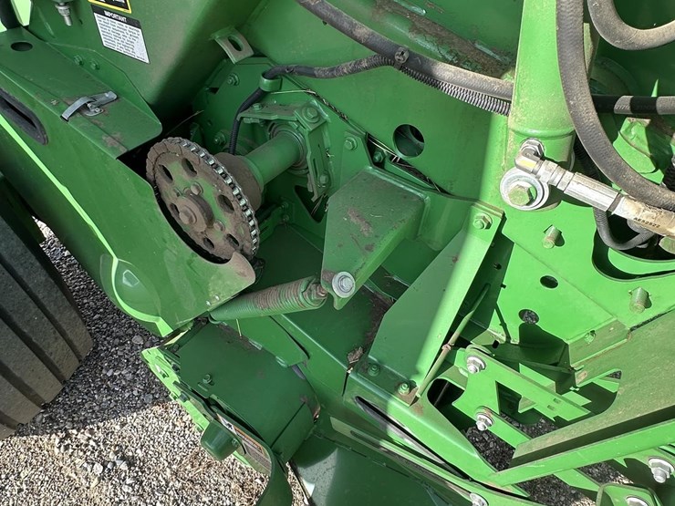 2018-john-deere-560m-image-7