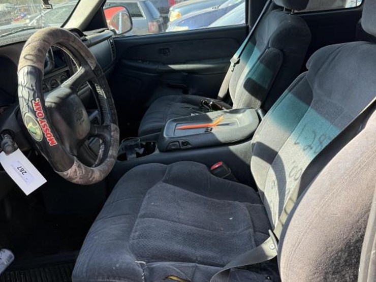 2000-chevrolet-1500-image-15