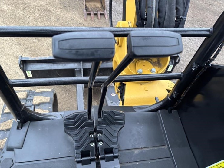 caterpillar-305cr-image-29