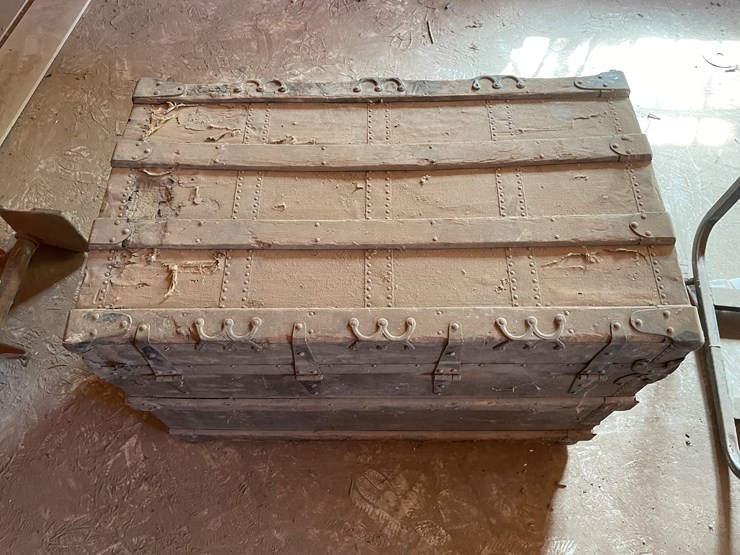 #3688-•-vintage-wooden-trunk-with-power-tools-image-6