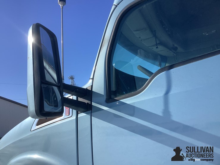 2016-kenworth-t680-image-17