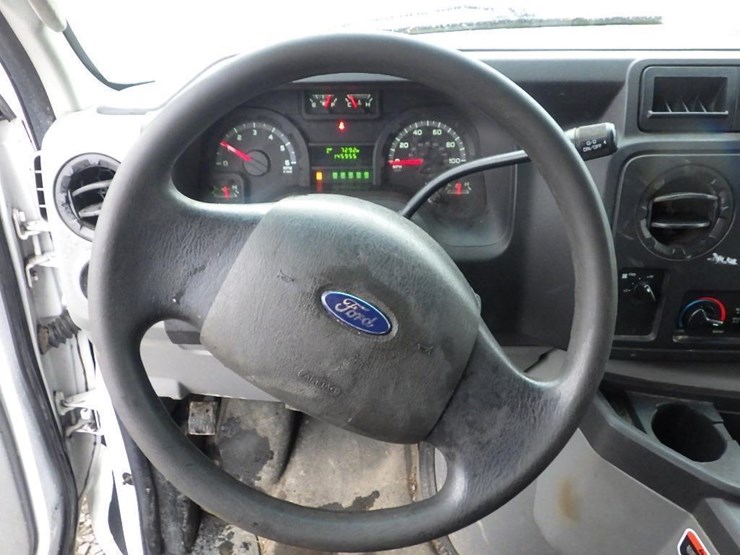 2012-ford-e350-image-21