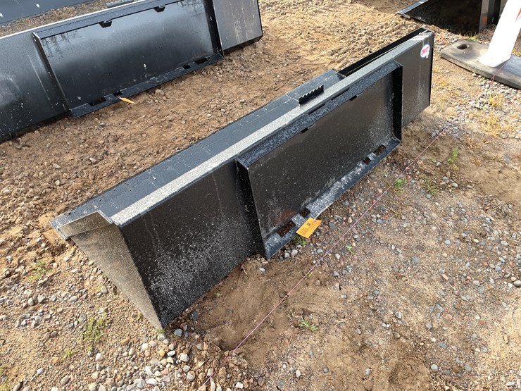 #2004-•-bucket-attachment-image-3