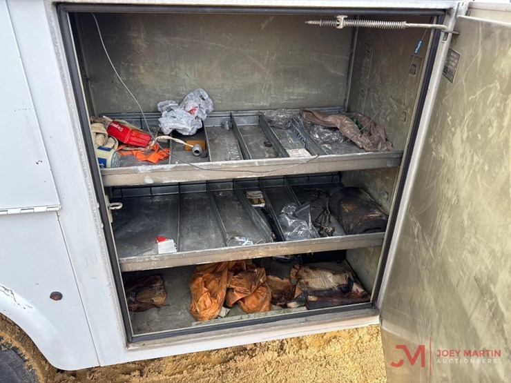 2001-ford-f350-xl-image-17