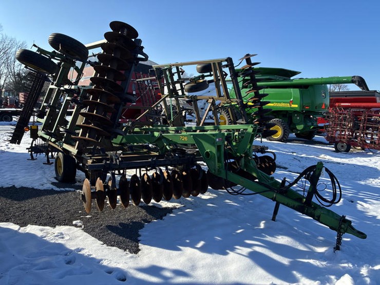 john-deere-726-image-1