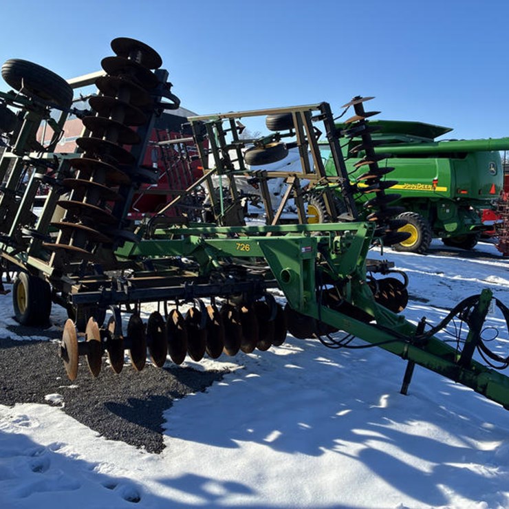 JOHN DEERE 726