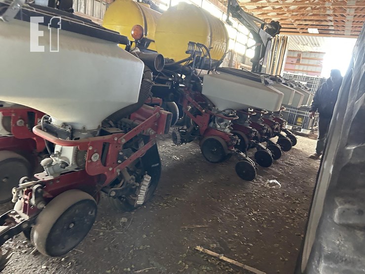 2004-white-8516-image-19