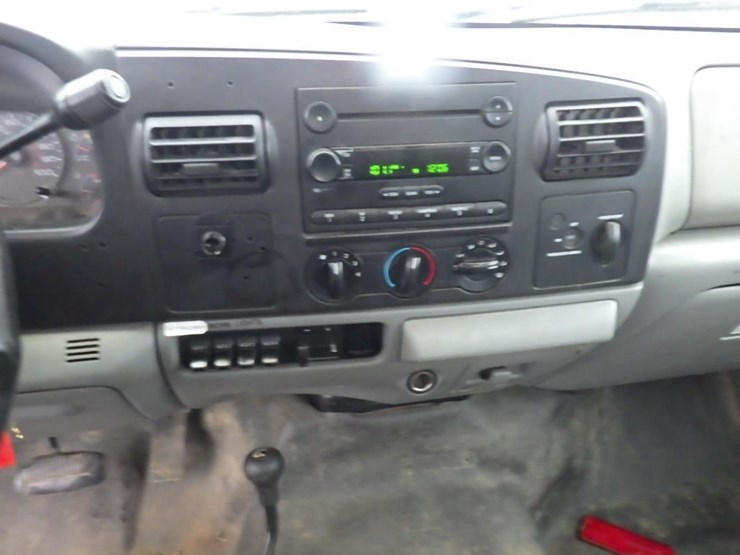 2006-ford-f550-image-31