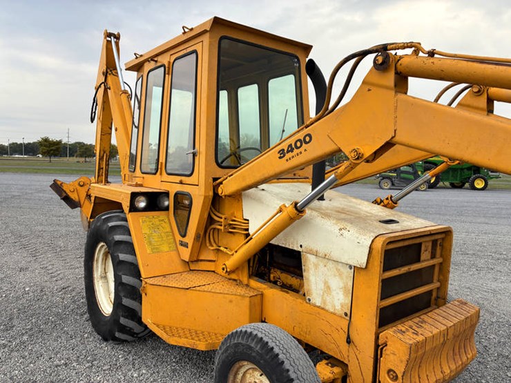 case-ih-3400-image-22