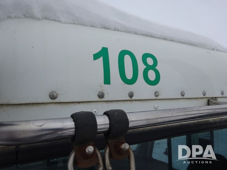 2007-freightliner-columbia-112-image-105