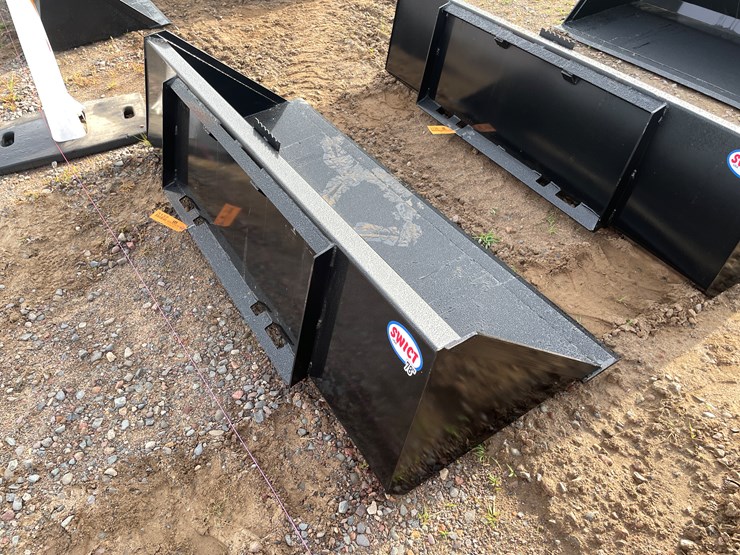 #2006-•-bucket-attachment-image-4