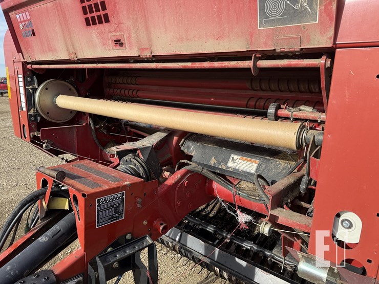 2013-case-ih-rb564-image-16