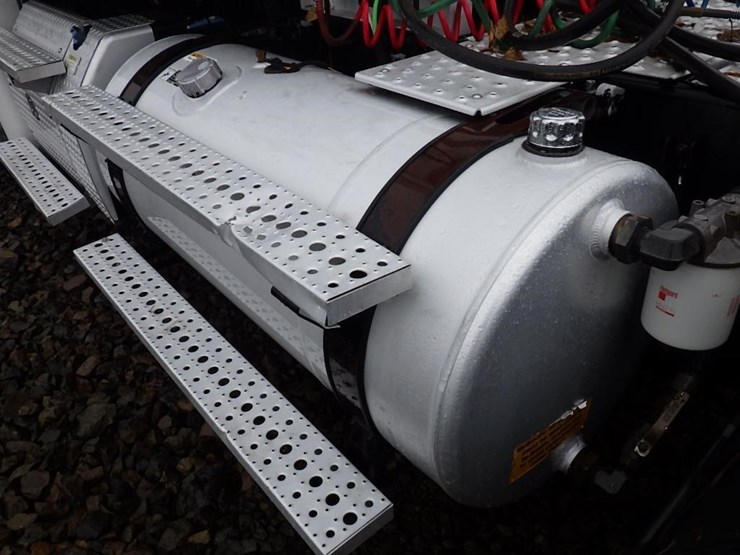 freightliner-cascadia-125-image-19