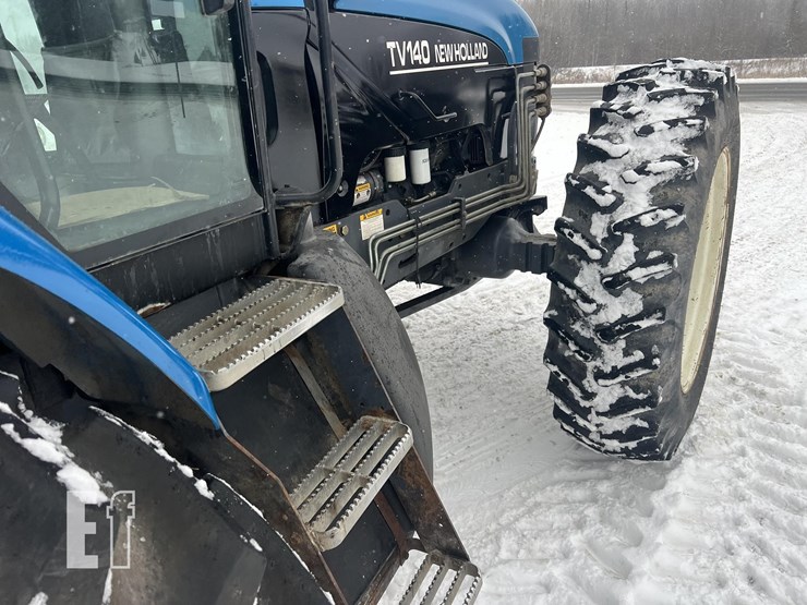 new-holland-tv140-image-23