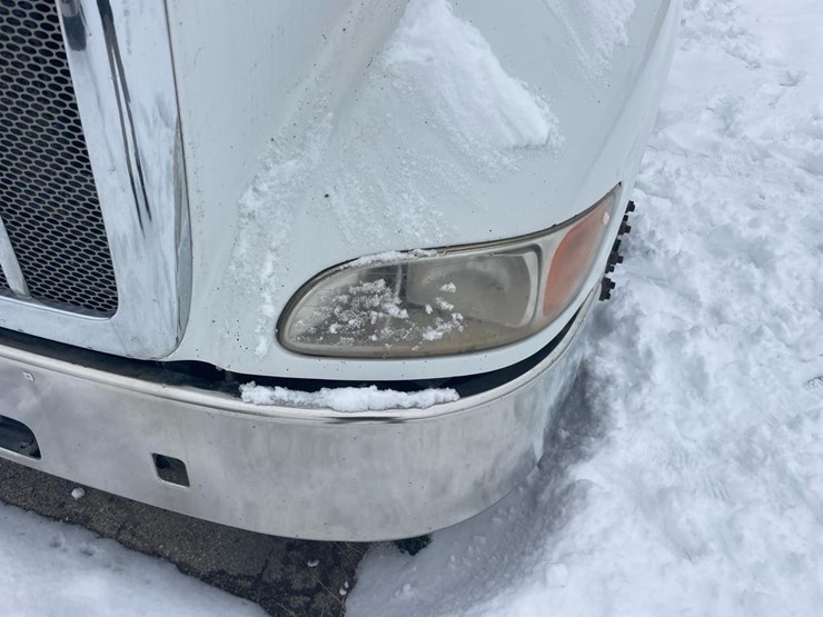 2012-peterbilt-384-image-10