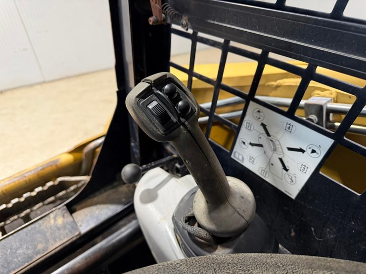 caterpillar-268b-image-21