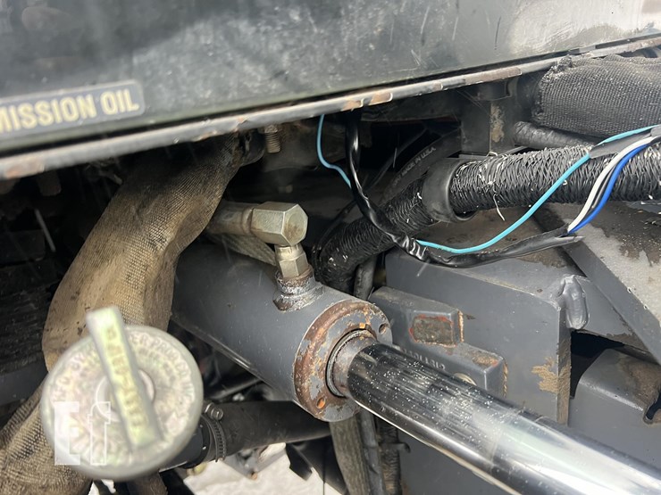 new-holland-tv140-image-41