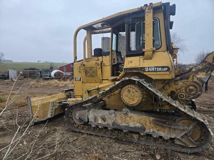 caterpillar-d4h-tsk-image-2