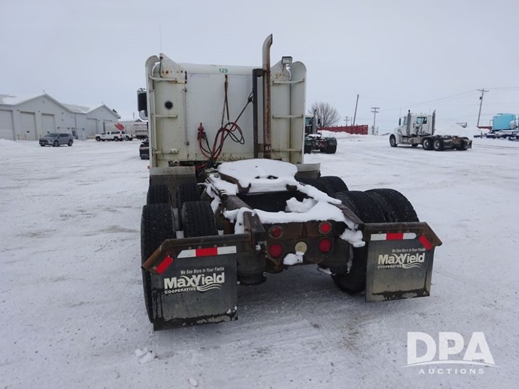 1994-freightliner-fld120-image-27