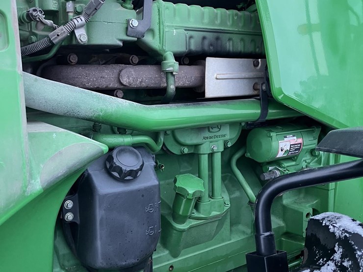 2010-john-deere-8295r-image-17