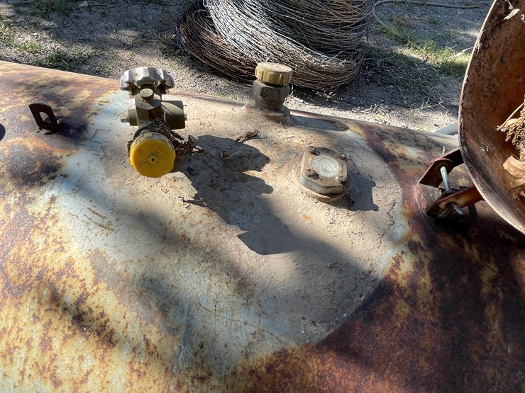 #3726-•-250-gallon-propane-tank-image-7