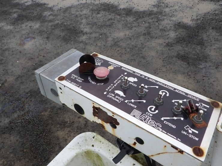 2012-ford-e350-image-9