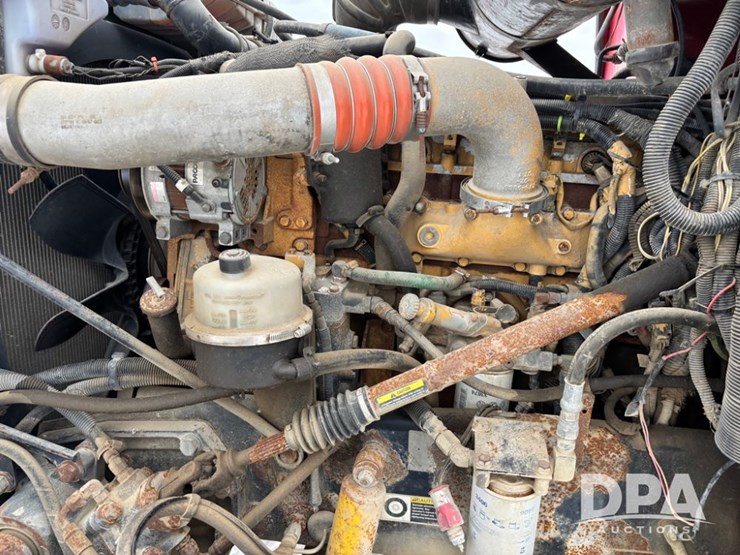 peterbilt-365-image-40