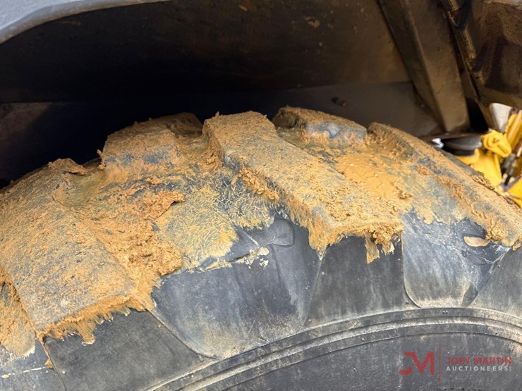 2005-deere-310sg-image-7