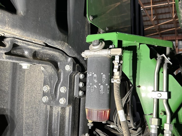 2022-john-deere-9r-590-image-38