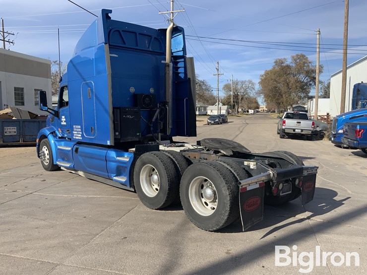 2013-peterbilt-579-image-7