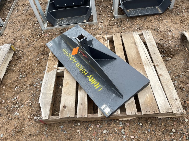 #2050-•-unused-2025-landhonor-skid-steer-utility-hitch-adapter-attachment-image-2