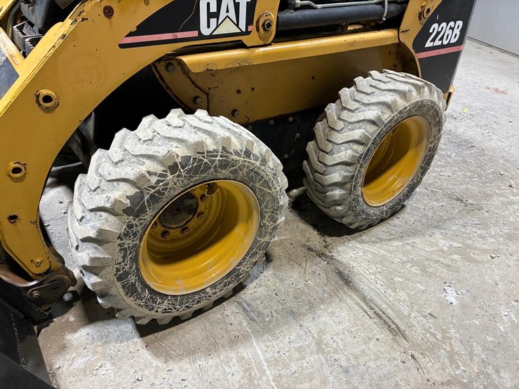 caterpillar-226b-image-13