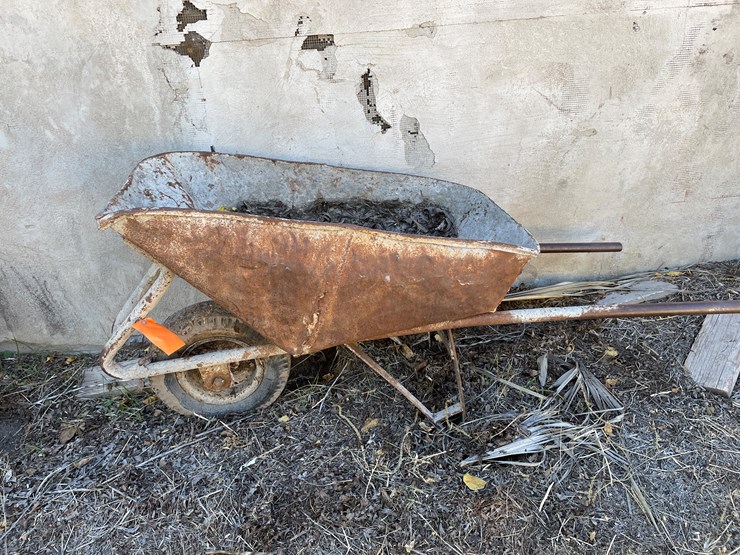 #3698-•-wheelbarrow-image-1
